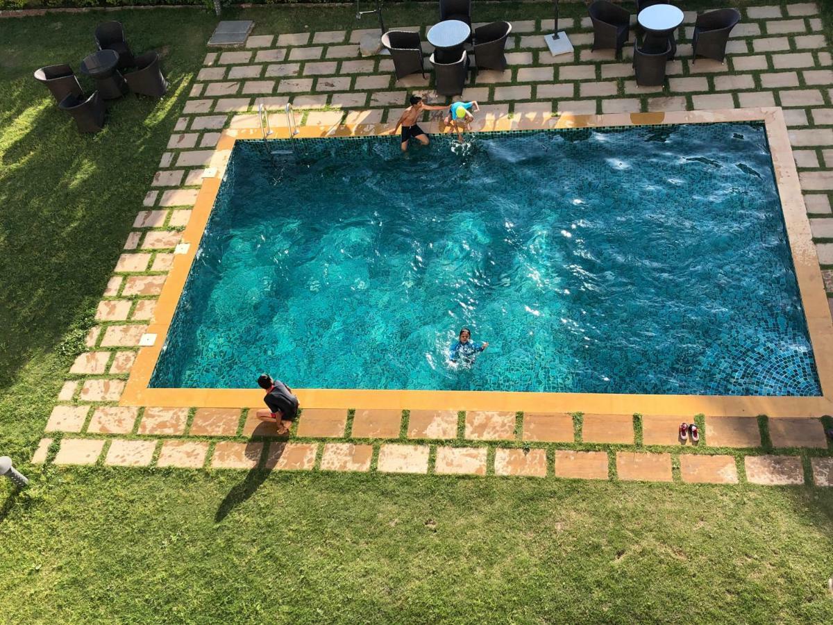 Alokik Resort- Pure Veg Manali  Luaran gambar
